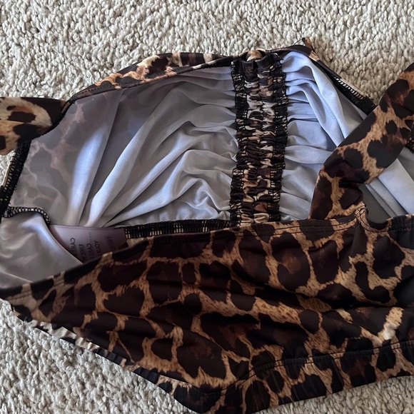 Primabella Dance Top Medium Leopard Cropped - Picture 3 of 3
